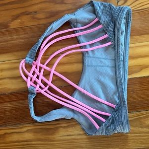 Lululemon size 6 sports bra